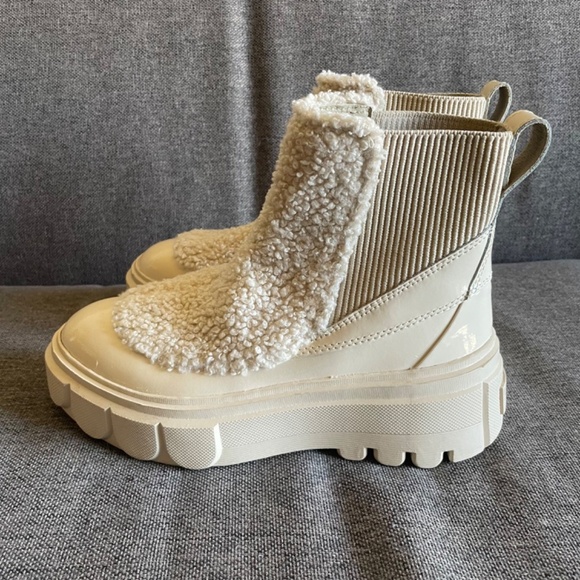 Sorel Caribou X Waterproof Chelsea Boot - Picture 8 of 11